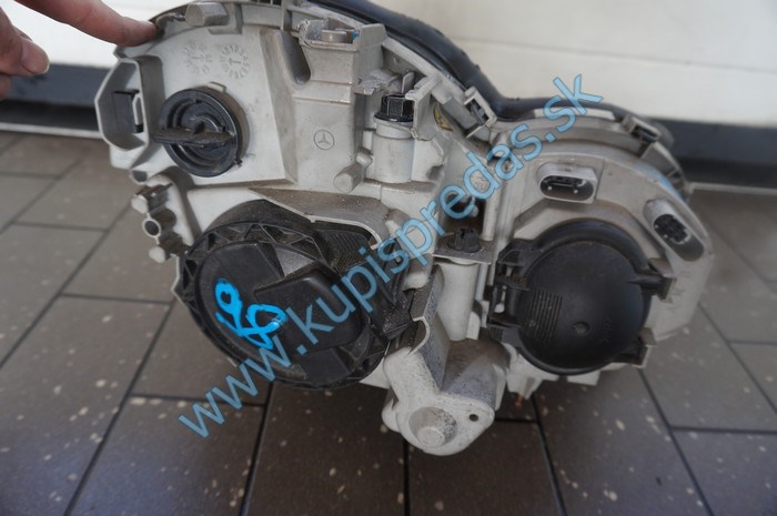 Predné ľavé Xenon svetlo MERCEDES C W203